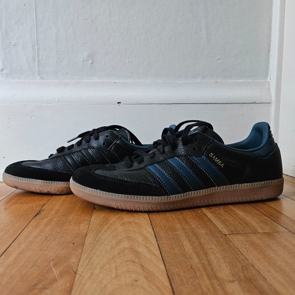Sambas mens size 10